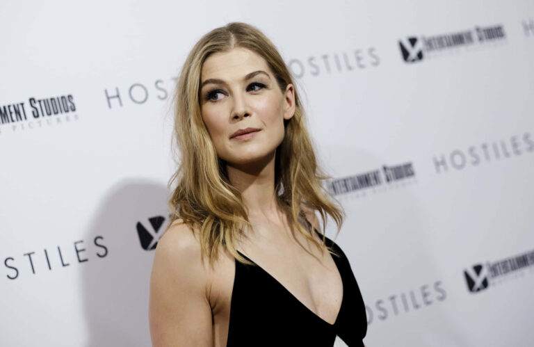 Filme und Serien von Rosamund Pike: Entdecken Sie ihre besten Werke